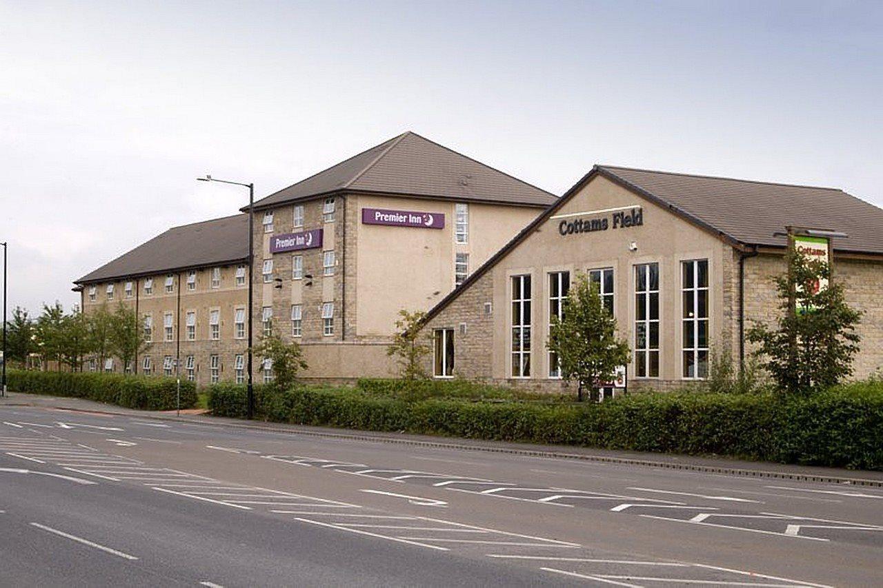 Premier Inn Lancaster Exterior photo